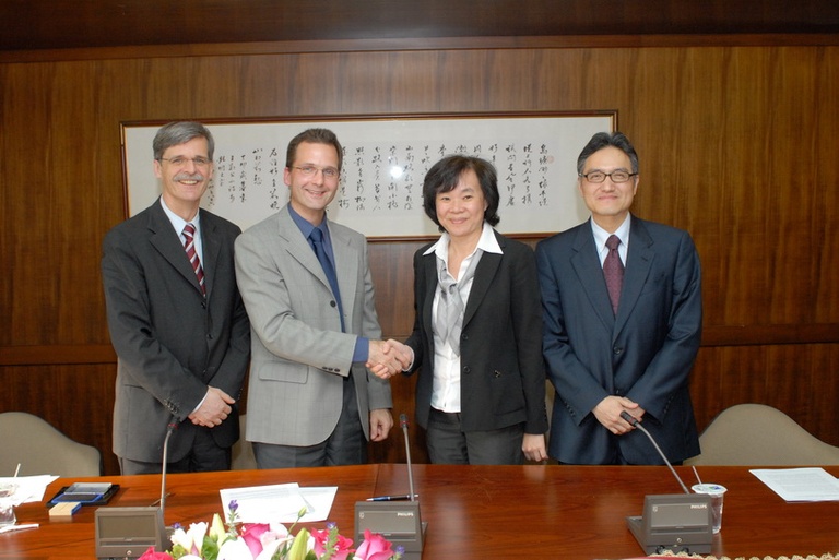 20080324本會促成德國杜賓根大學當代臺灣研究中心與臺灣大學社會系簽訂合作交流案