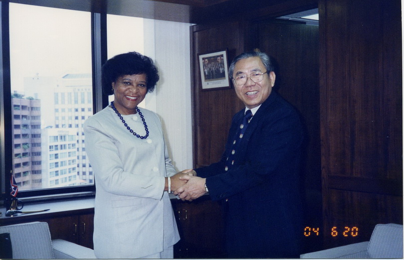 19960620紐約市立學院院長Dr. Yolanda Theresa Moses來訪